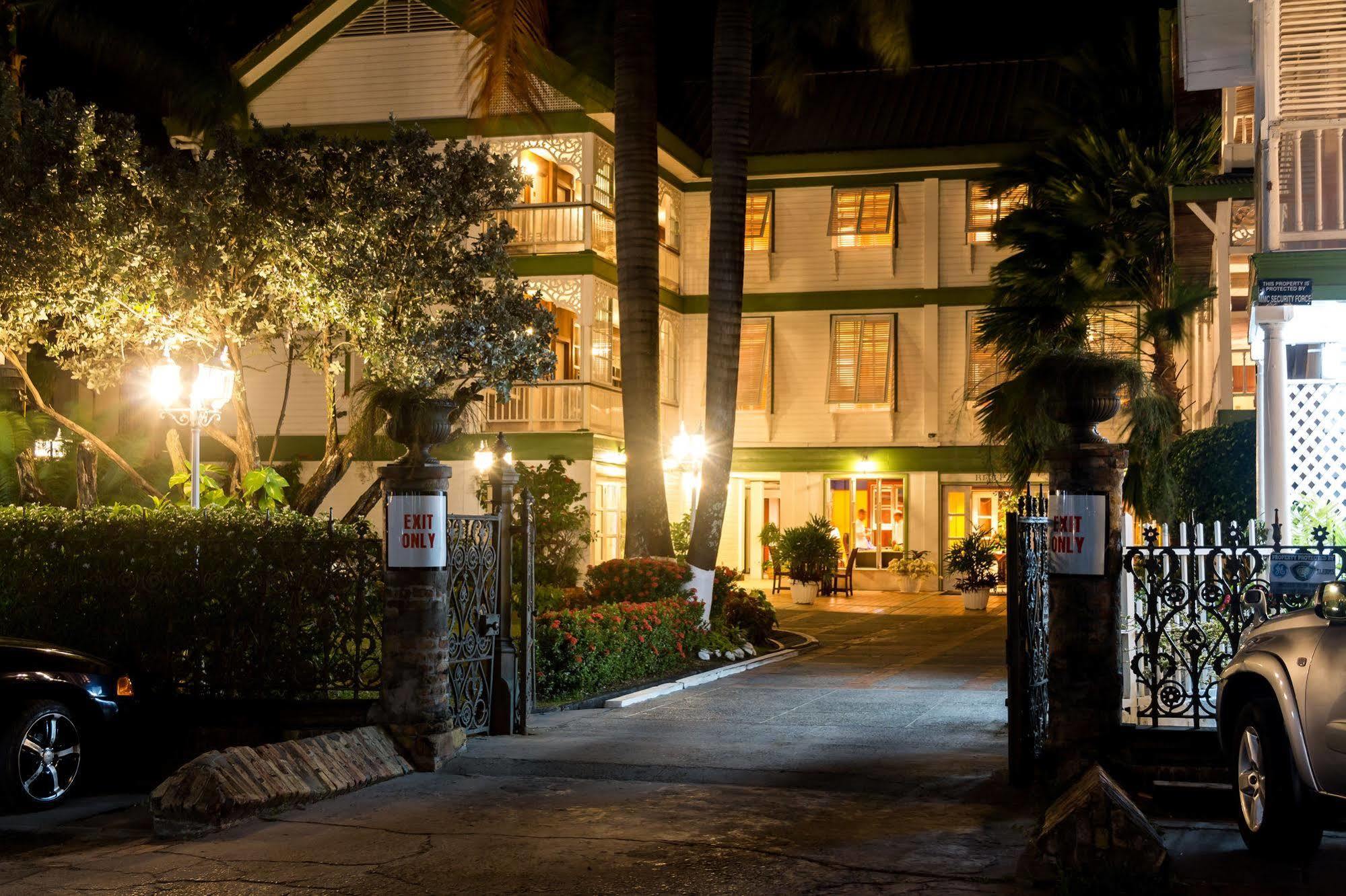 Cara Lodge Hotel Georgetown Exterior photo